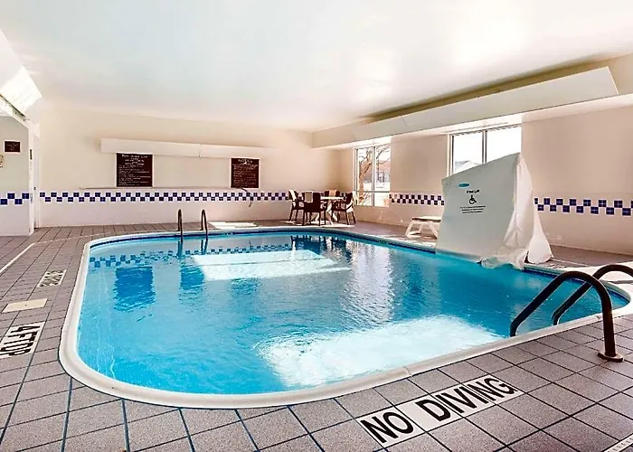 Hotel Comfort Normal Area 4*